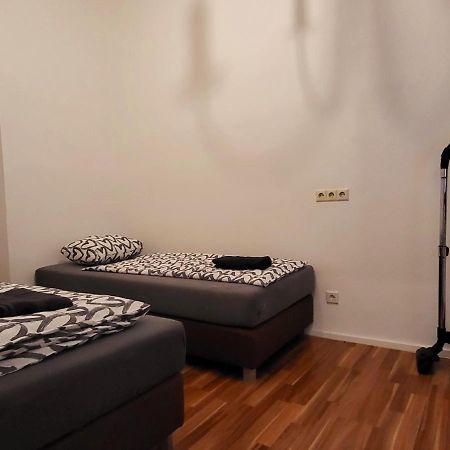 Apartment Schweglerstrasse - Near Stadthalle Vienna Luaran gambar