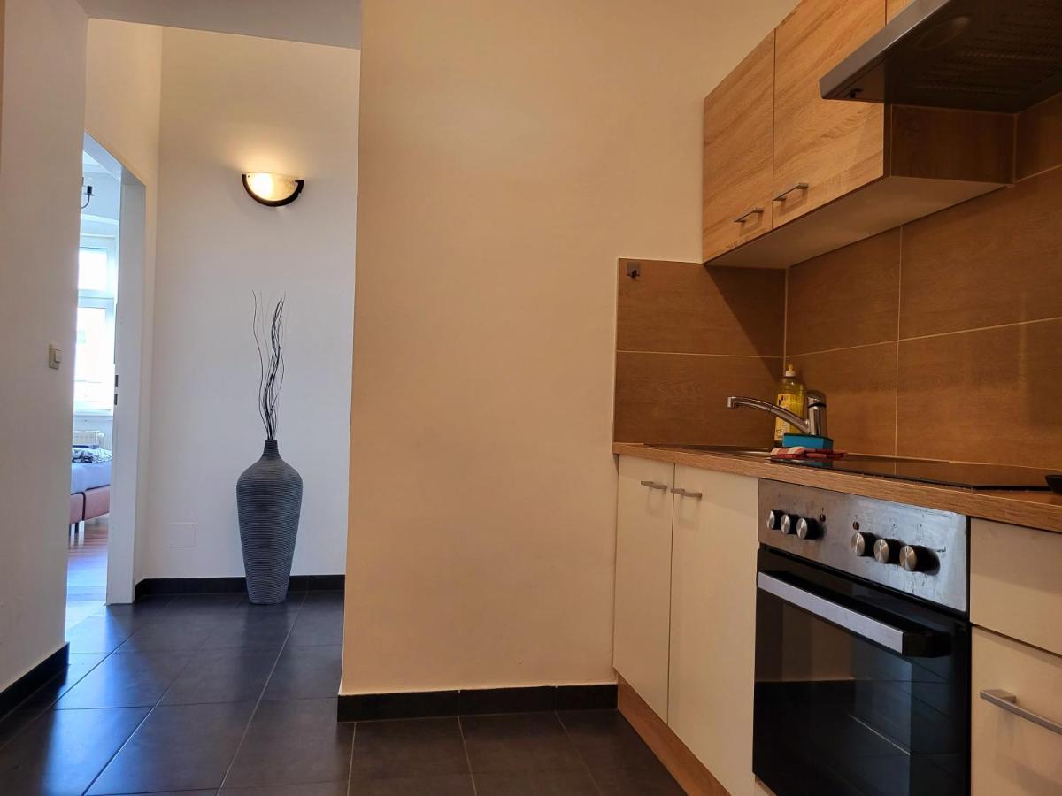 Apartment Schweglerstrasse - Near Stadthalle Vienna Luaran gambar