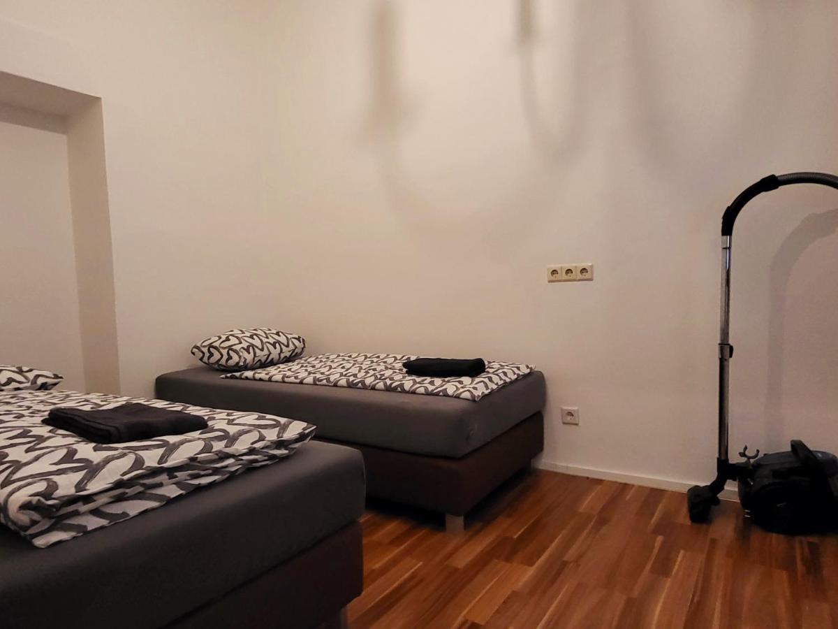 Apartment Schweglerstrasse - Near Stadthalle Vienna Luaran gambar